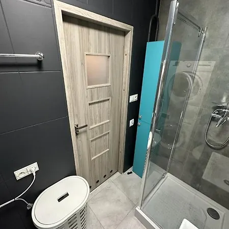 Ommpbooking Wspolna Lazienka Апартаменты